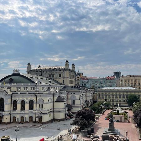 Amazing Opera View Apartman Kijev Kültér fotó